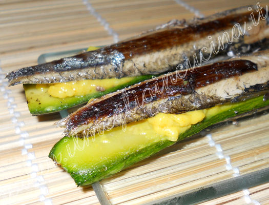 Anchovies and zucchini with ginger