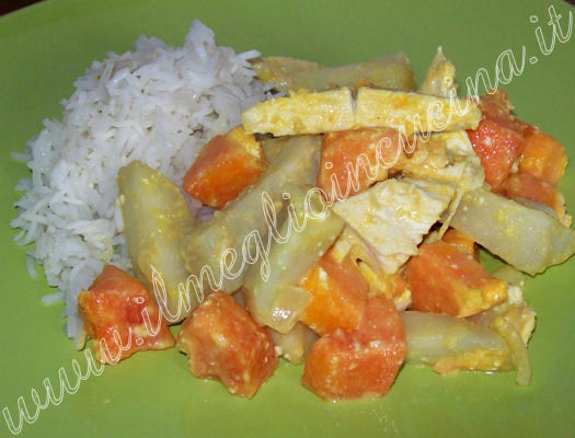 Curry di pollo e papaya