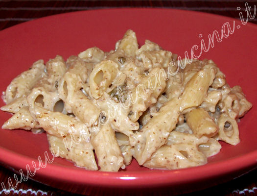 Gorgonzola and walnuts pasta