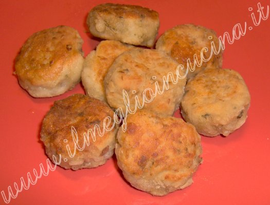 Onion fritters (Keftedes)