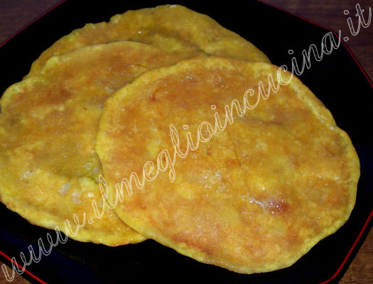 Poori (Indian pancakes)