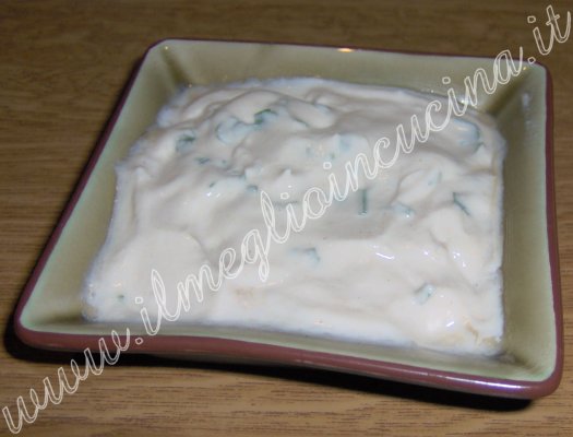 Salsa di yogurt all'aroma di sesamo