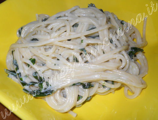 Spaghetti con catalogna e gorgonzola